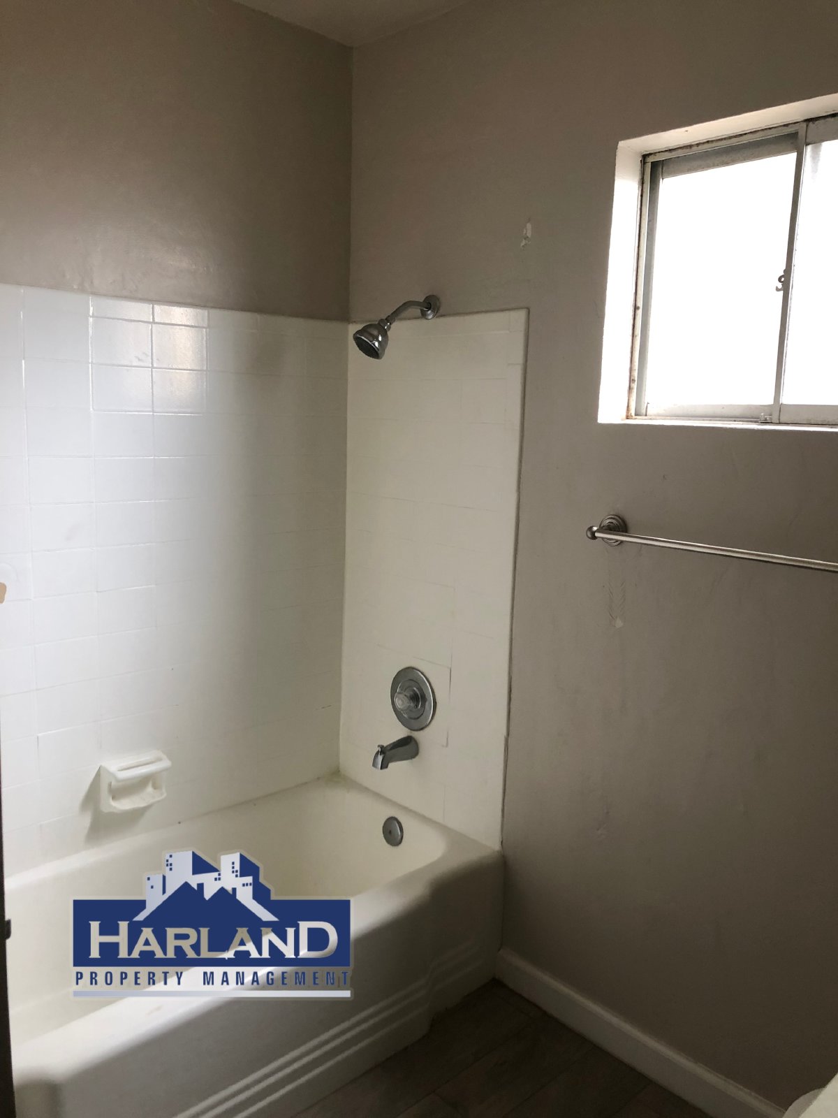 1043 B Ave property image