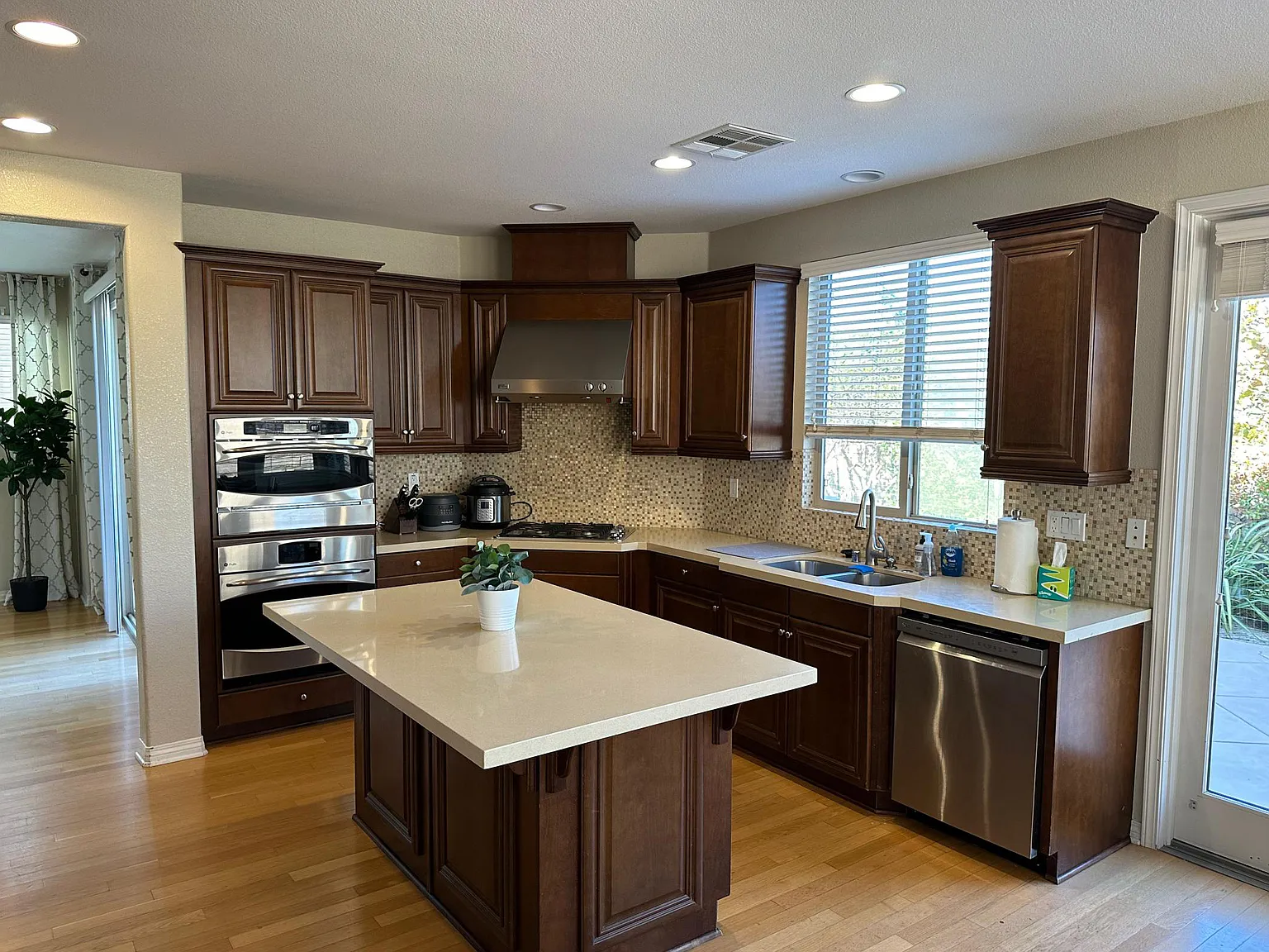 11320 Laurelcrest Dr property image