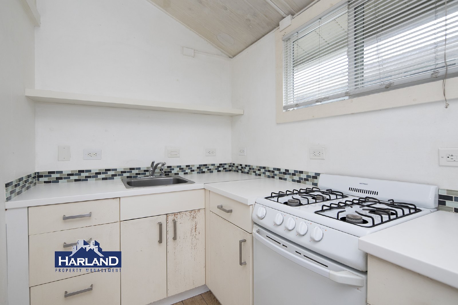 6250-6264.5 Stanley Avenue - 6258 property image