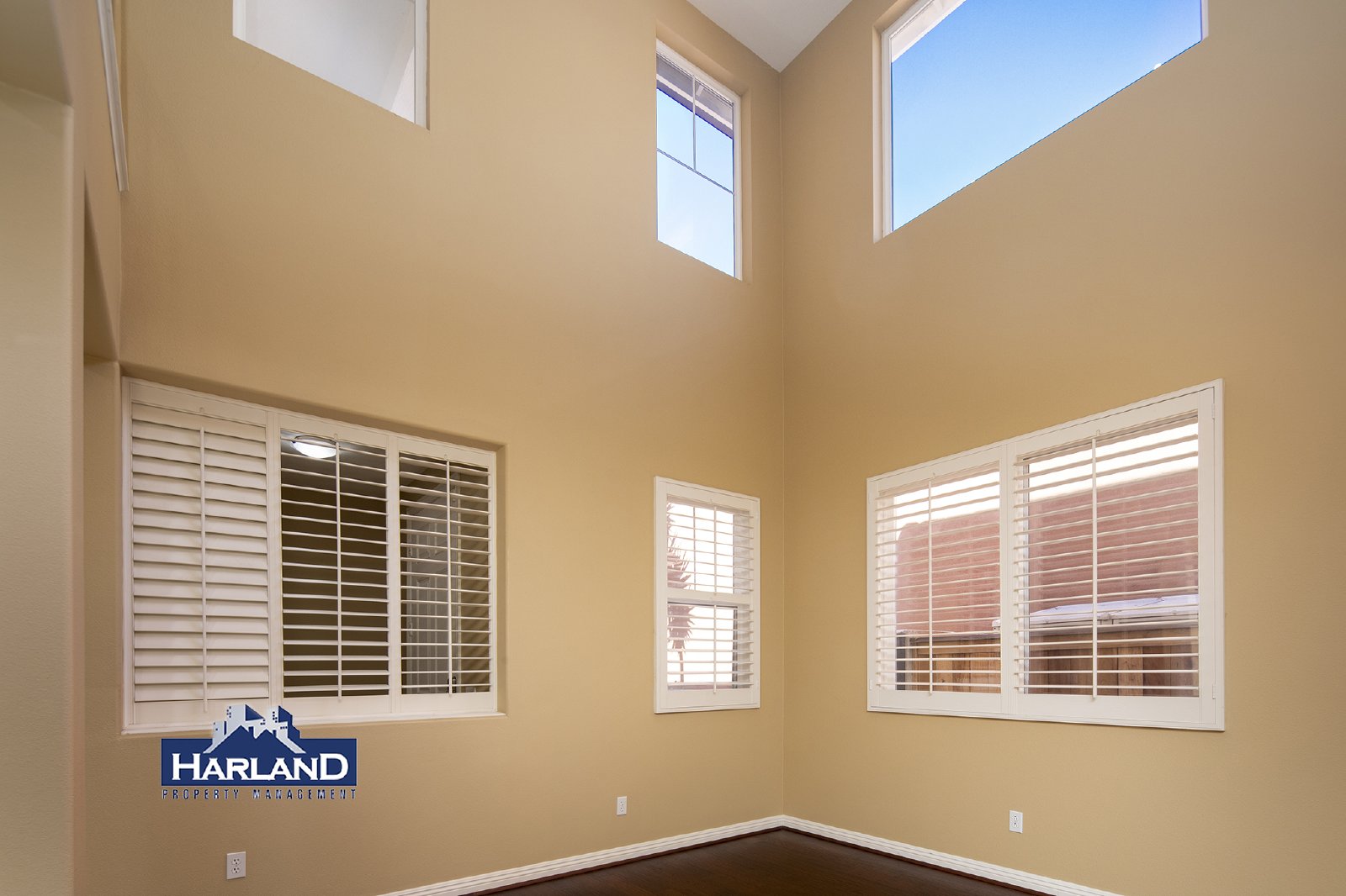 10569 Corte Jardin Del Mar property image