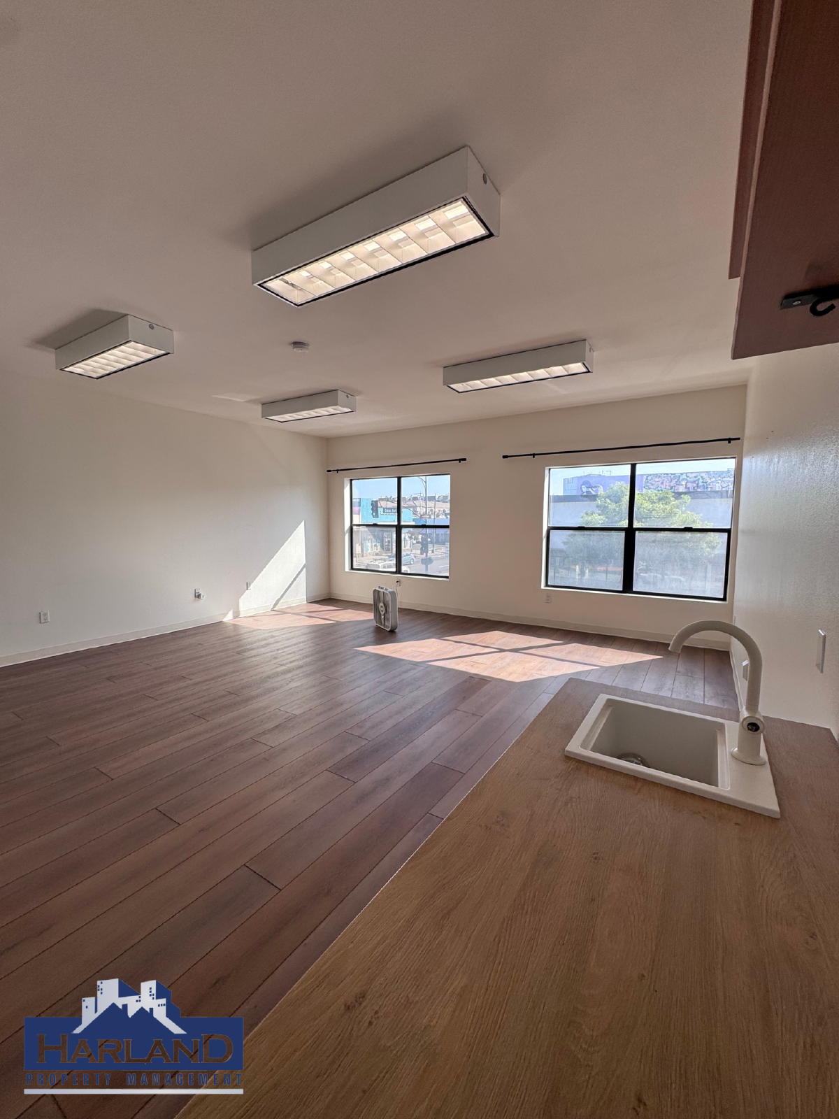 3047-205 University Ave property image