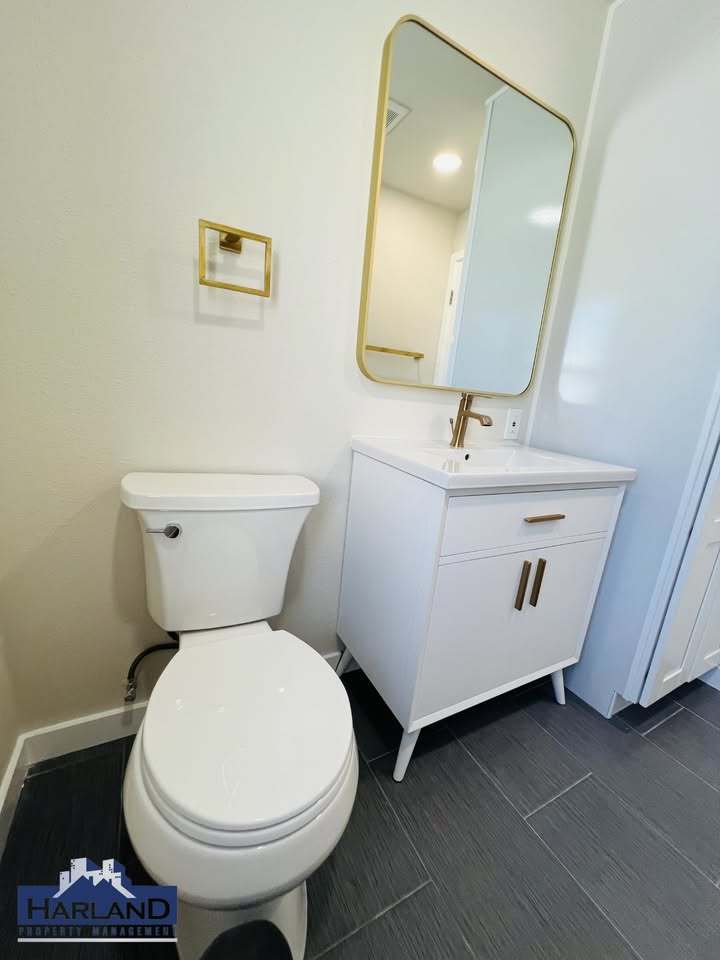 3845-3851 Menlo Avenue - 3849 property image