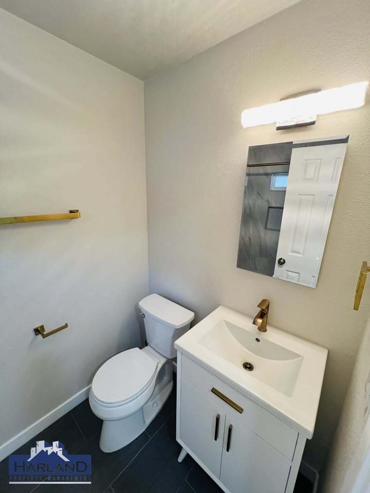 3845-3851 Menlo Avenue - 3851 property image