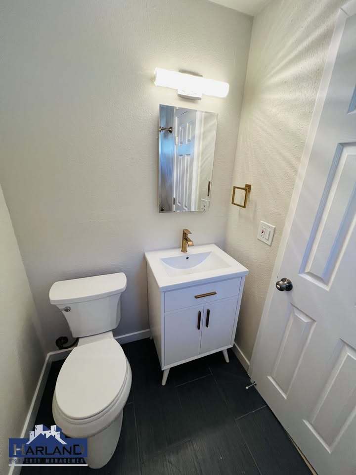 3845-3851 Menlo Avenue - 3851 property image