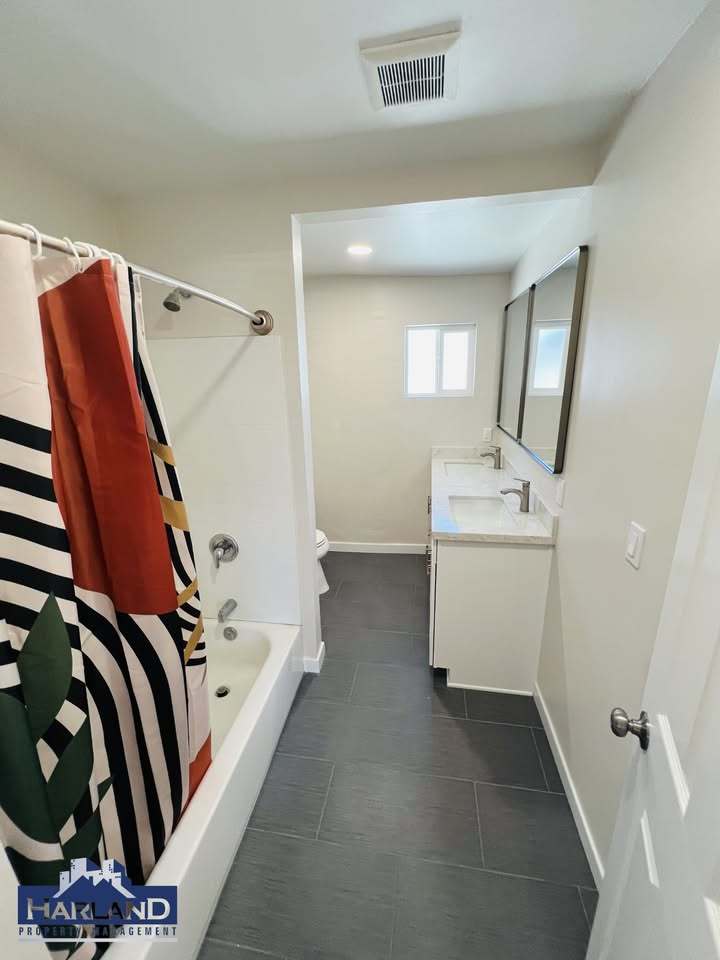 3845-3851 Menlo Avenue - 3851 property image