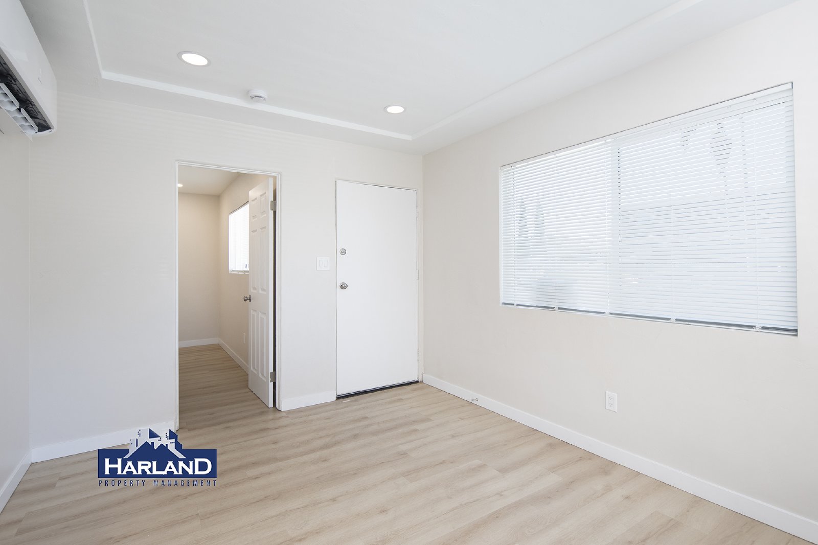 3845-3851 Menlo Avenue - 3847 property image