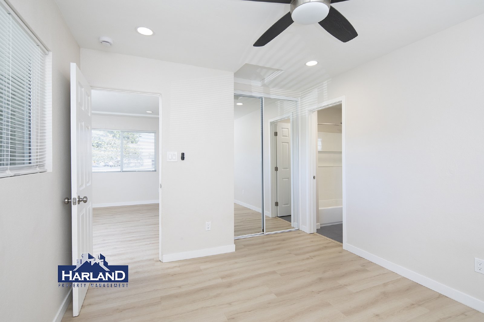 3845-3851 Menlo Avenue - 3847 property image
